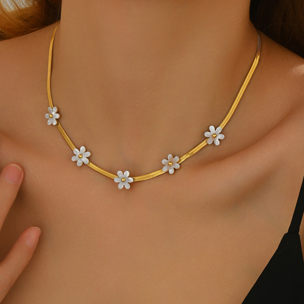 Lxalry 18K Gold Plated Bohemian Floral Necklace Stainless Steel Skin Safe Jewelry With White Blossom Charms Hypoallergenic Tarnish Free Gift For Women Wife Mom, Festive Occasions Everyday Boho
