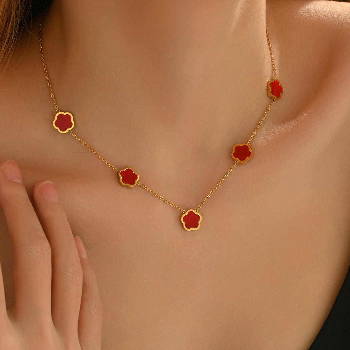 Lxalry 18K Gold Plated Five Leaf Clover Necklace Modern Minimalist Stainless Steel Jewelry Hypoallergenic Tarnish-Free Gift For Women Wife Mom Everyday Luxury With Golden Aura