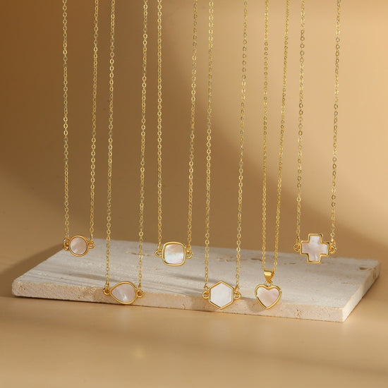 Inlaid Pendant Necklace Vintage Heart Clavicle Chain